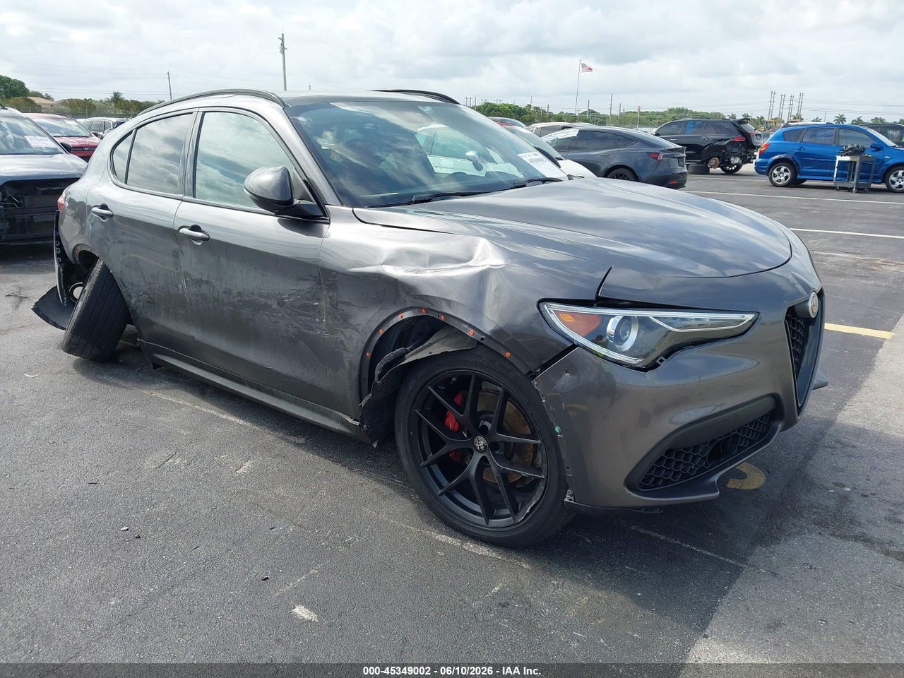 ZASPAKANXK7****** · 2019 ALFA ROMEO STELVIO SPORT AWD
