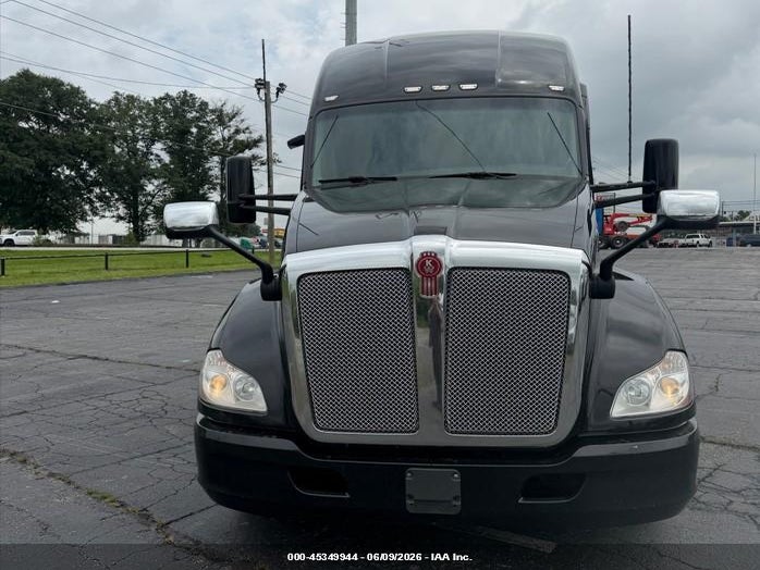 1XKYD49XXMJ****** · 2021 KENWORTH T680