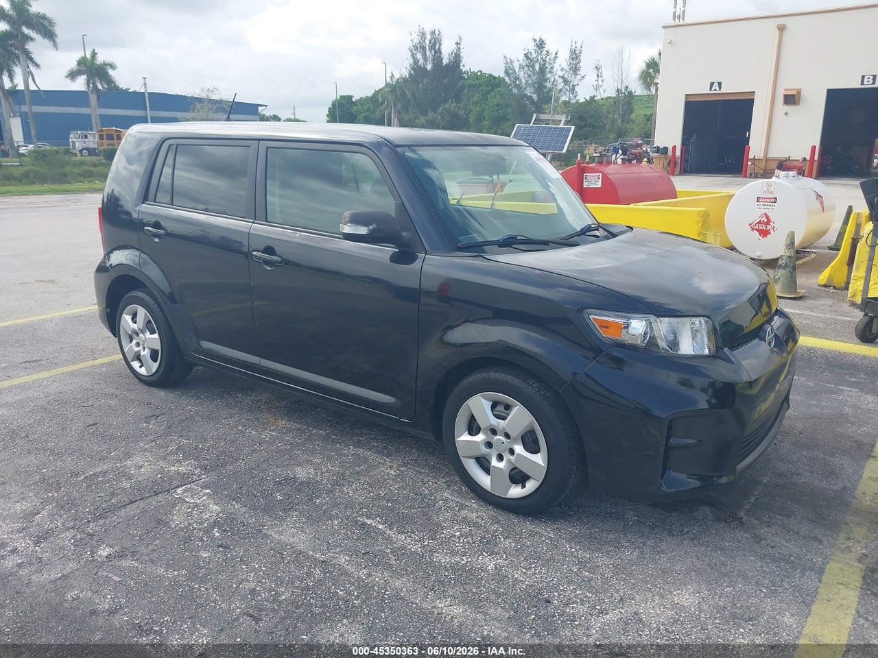JTLZE4FE0B1****** · 2011 SCION XB