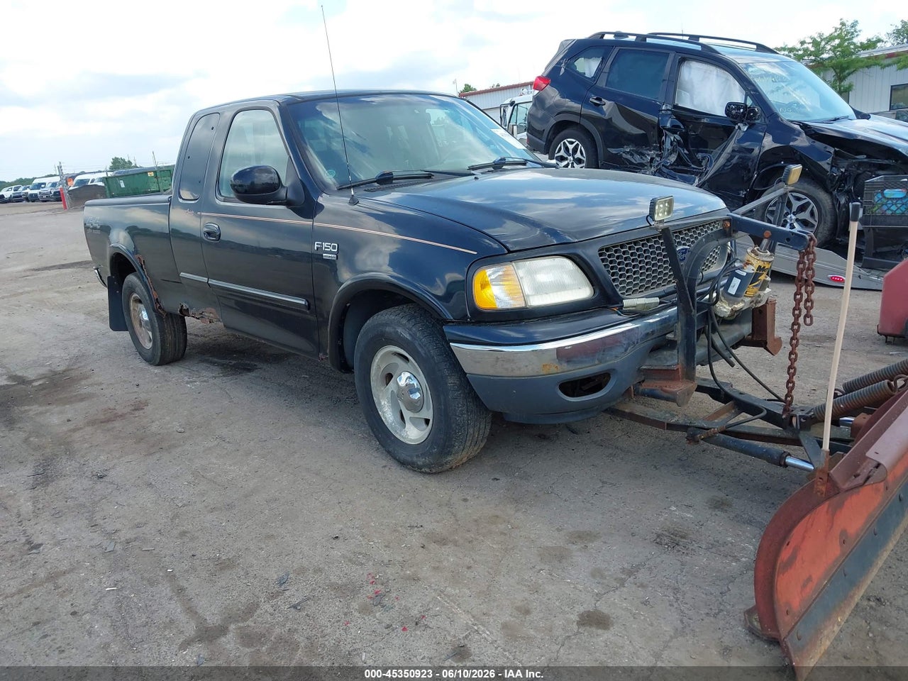 1FTRX18L8YN****** · 2000 FORD F-150 LARIAT/WORK SERIES/XL/XLT