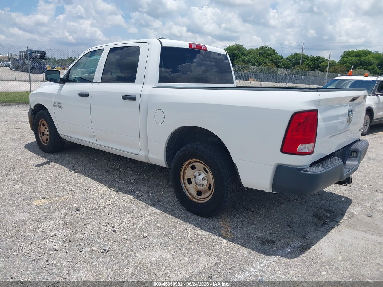 2017 RAM 1500 TRADESMAN  4X2 5'7 BOX · 3/11
