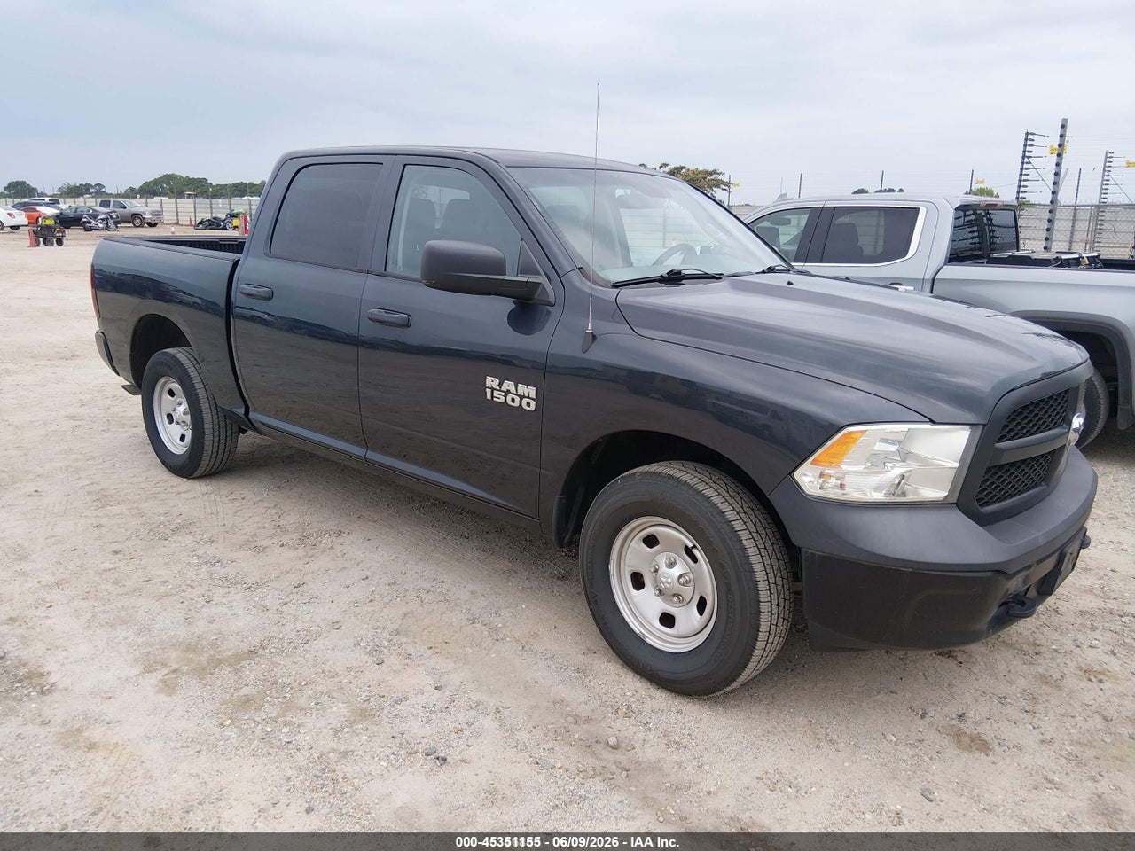 1C6RR7KG1HS****** · 2017 RAM 1500 TRADESMAN  4X4 5'7 BOX
