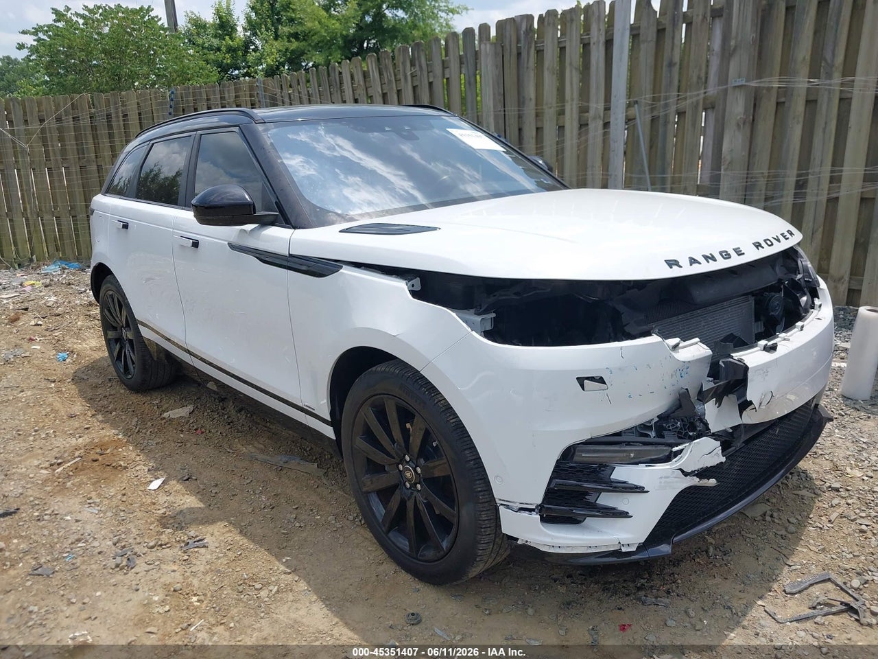SALYL2EX8KA****** · 2019 LAND ROVER RANGE ROVER VELAR P250 R-DYNAMIC SE