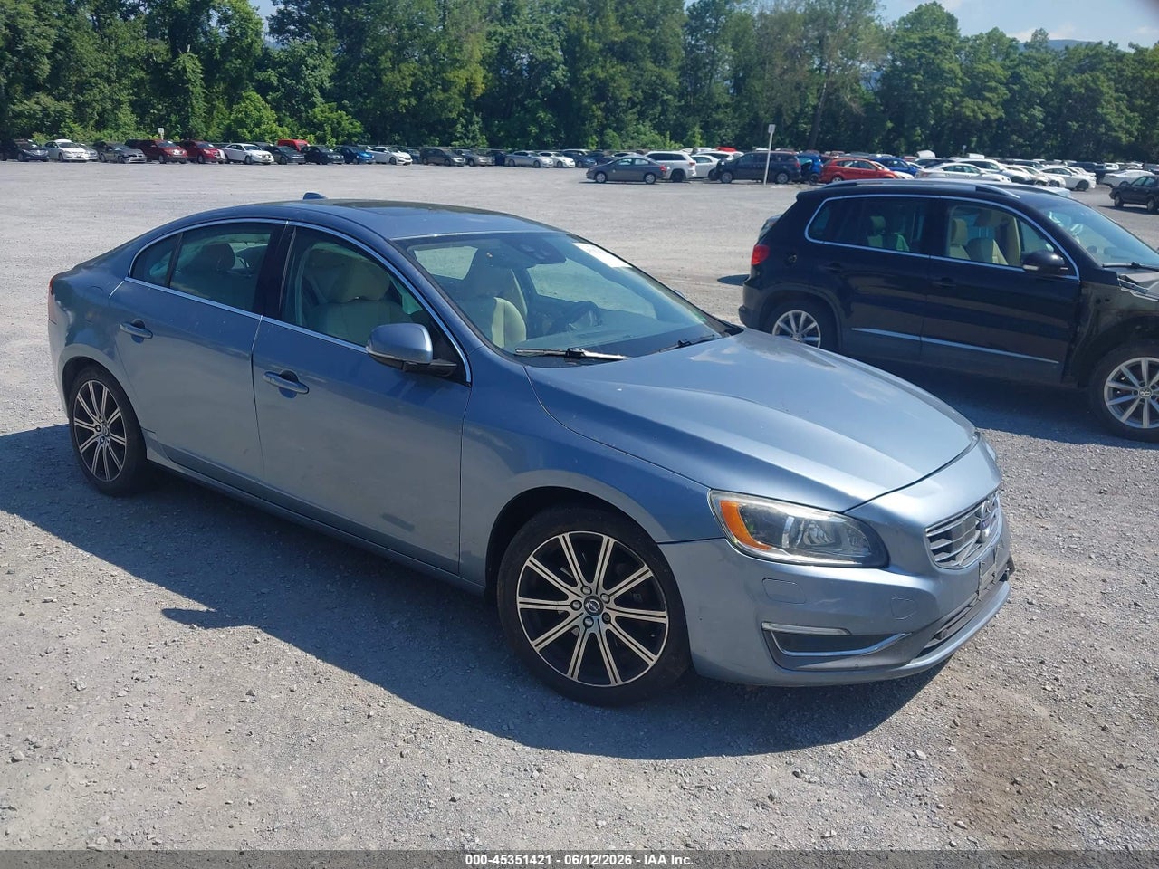 LYV402TM5HB****** · 2017 VOLVO S60 INSCRIPTION T5 PLATINUM