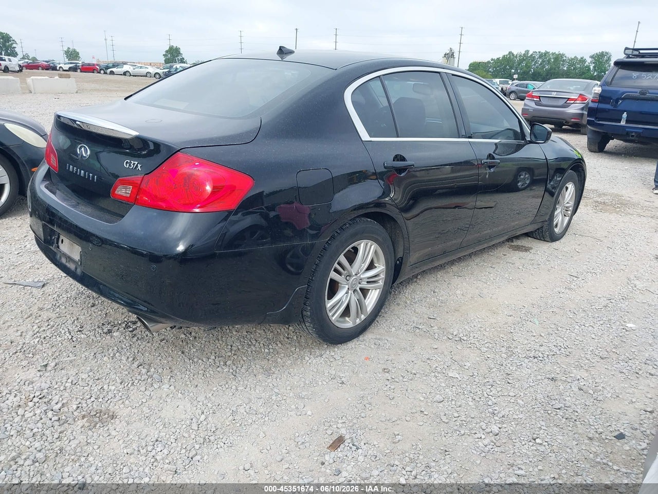 2013 INFINITI G37X   · 4/11