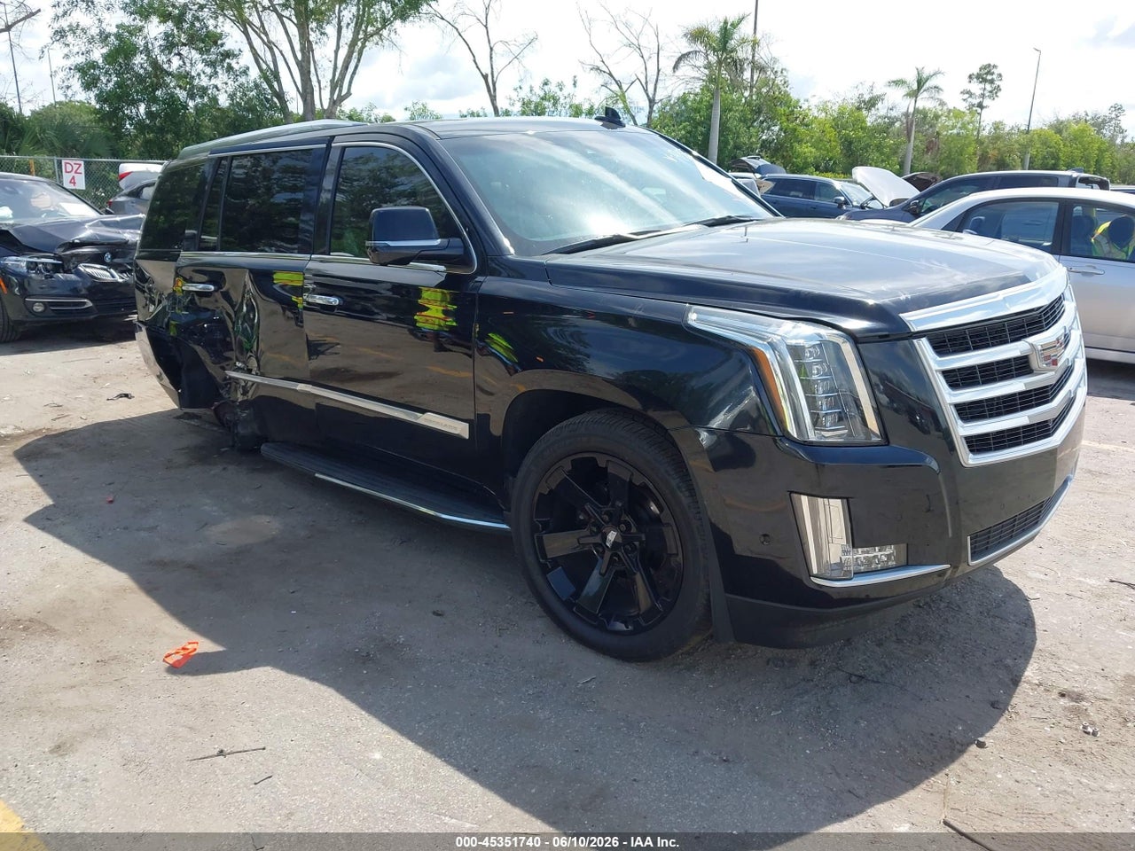 1GYS3BKJ2KR****** · 2019 CADILLAC ESCALADE LUXURY