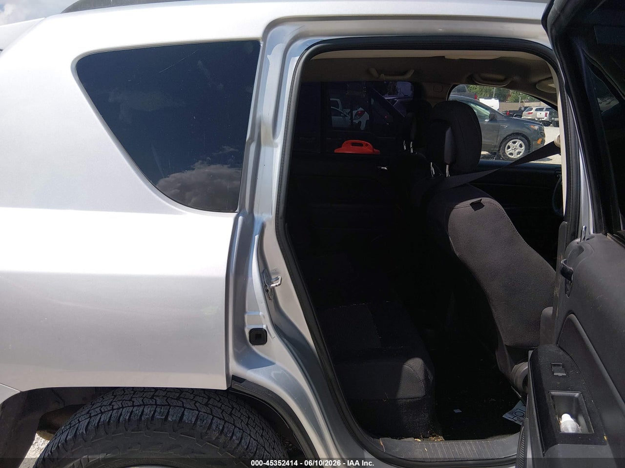 1C4NJCBAXDD****** · 2013 JEEP COMPASS SPORT · 8/11