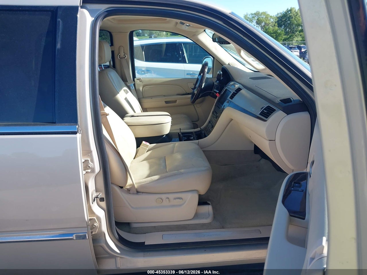 2008 CADILLAC ESCALADE STANDARD · 5/11