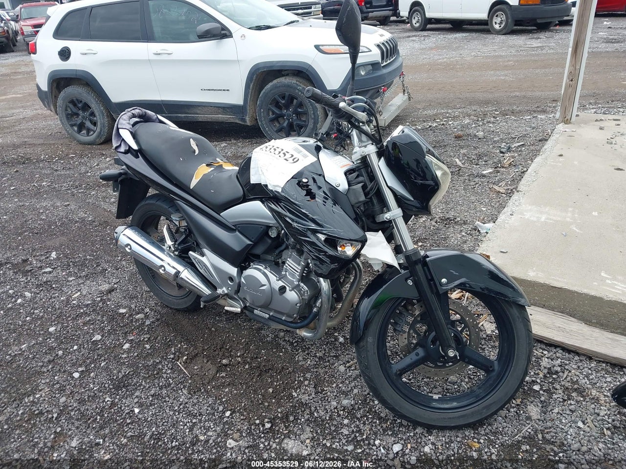 LC6GJ55F1D1****** · 2013 SUZUKI GW250