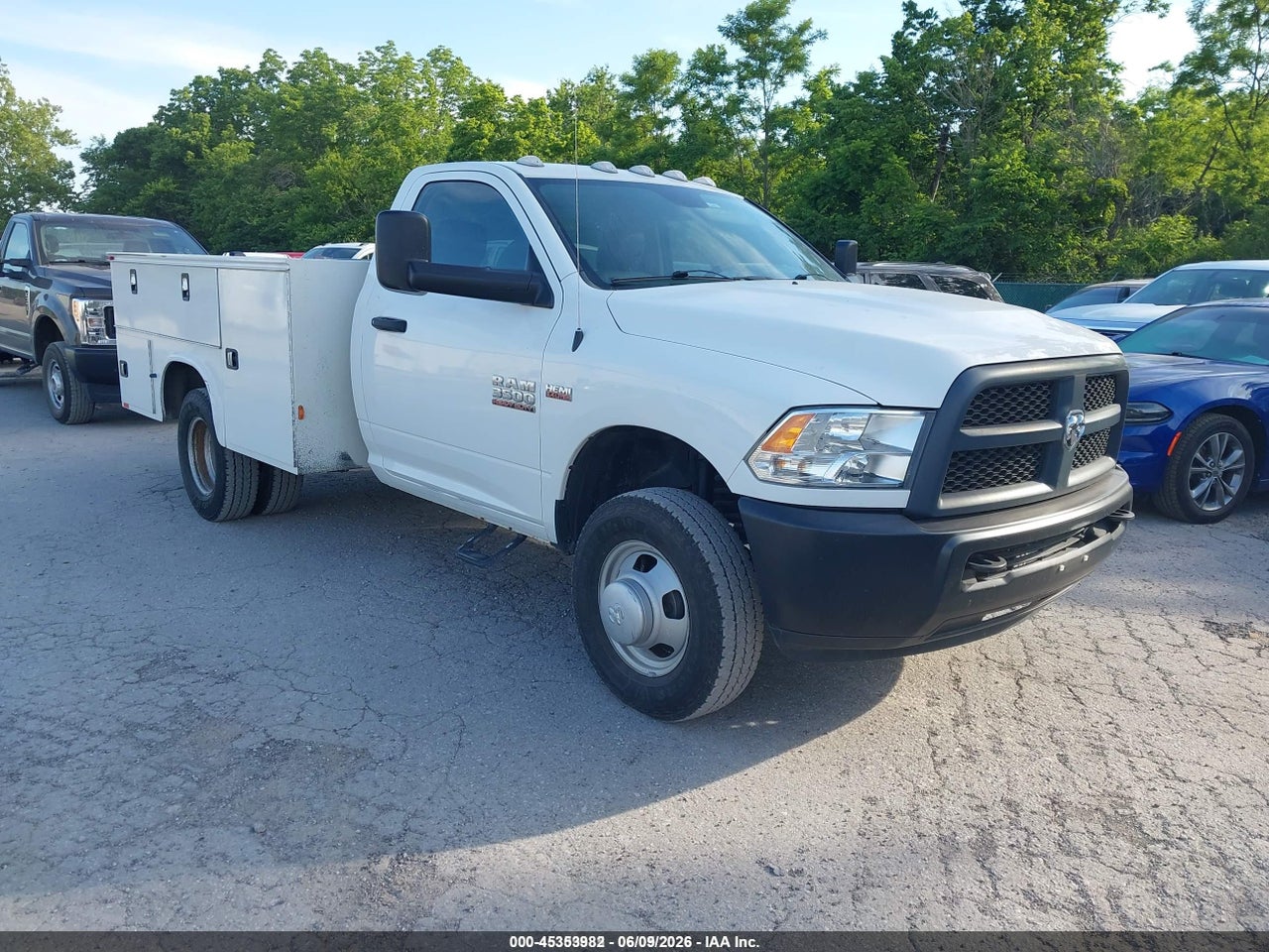 3C7WRTAJ7FG****** · 2015 RAM 3500 CHASSIS TRADESMAN/SLT