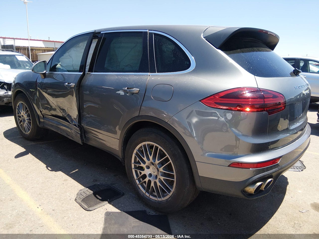 2015 PORSCHE CAYENNE E-HYBRID S · 3/11