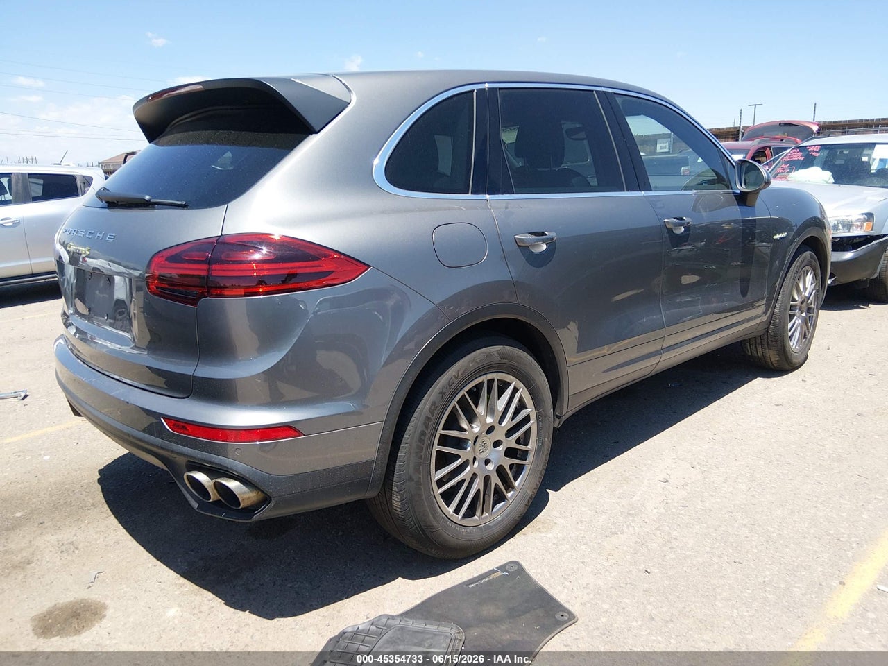 2015 PORSCHE CAYENNE E-HYBRID S · 4/11
