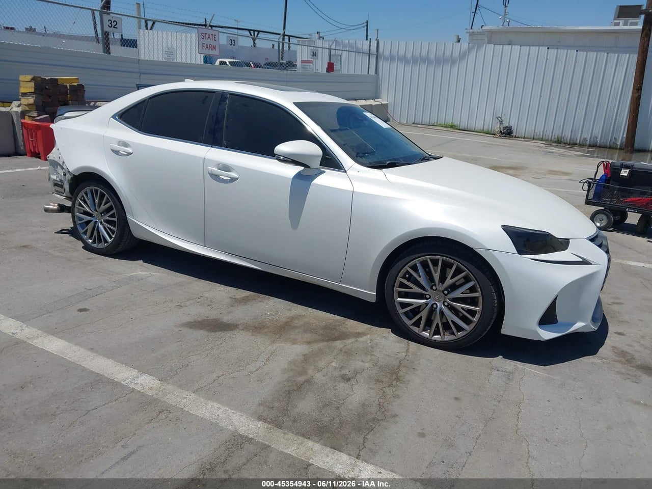 JTHBA1D27H5****** · 2017 LEXUS IS 200T