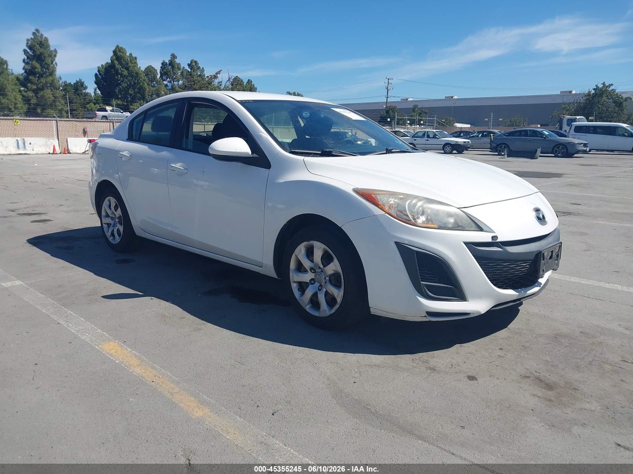 JM1BL1UG9B1****** · 2011 MAZDA MAZDA3 I SPORT