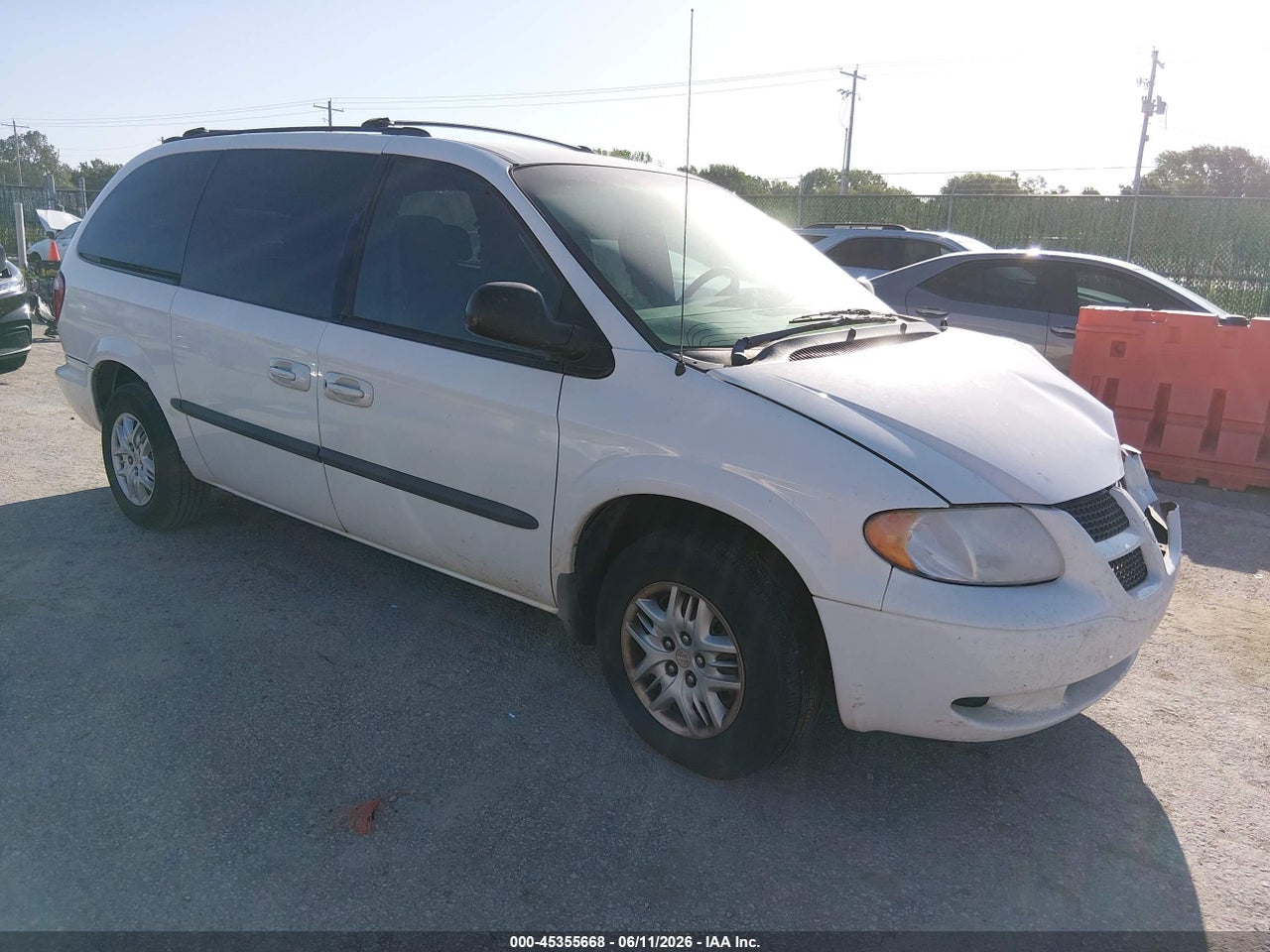 2B4GP44332R****** · 2002 DODGE GRAND CARAVAN SPORT