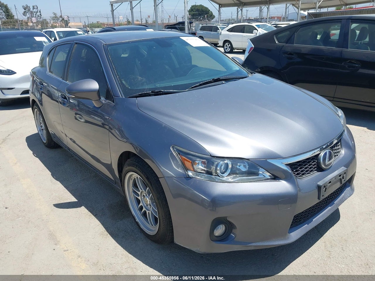 JTHKD5BH2D2****** · 2013 LEXUS CT 200H