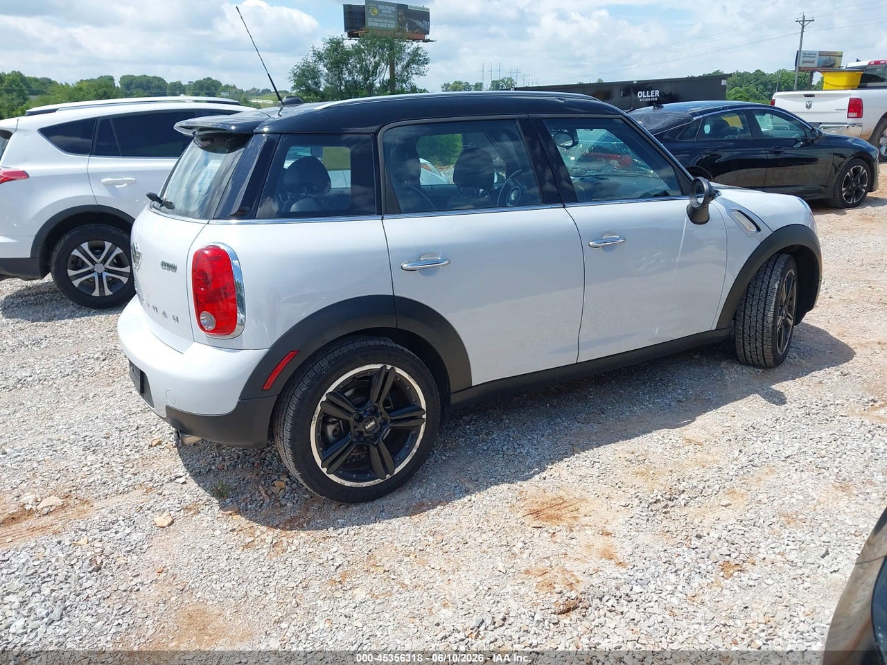 2016 MINI COUNTRYMAN COOPER · 4/11