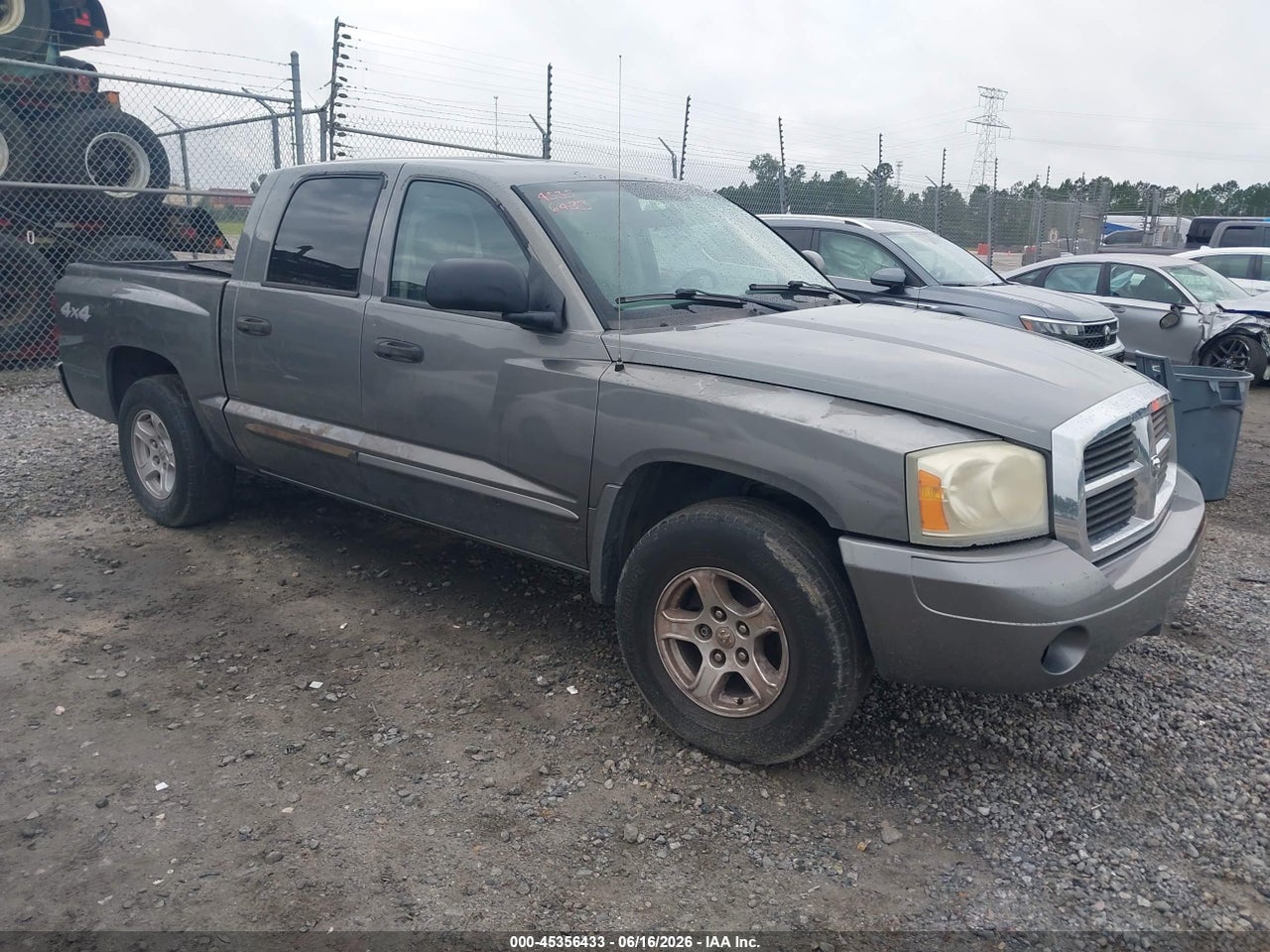 1D7HW48N15S****** · 2005 DODGE DAKOTA SLT