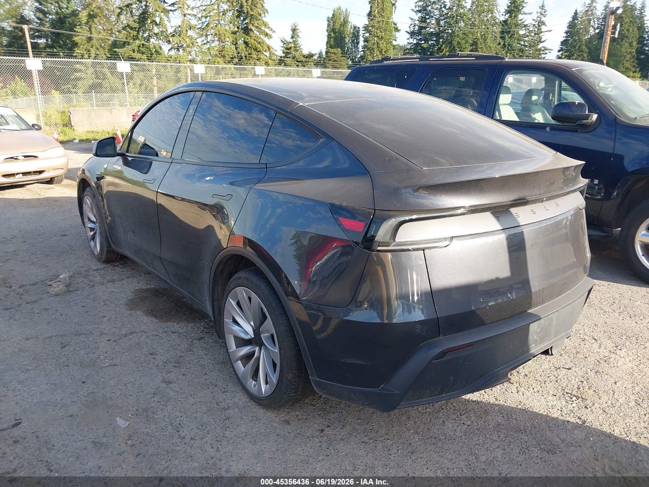 2026 TESLA MODEL Y PREMIUM REAR-WHEEL DRIVE/REAR-WHEEL DRIVE · 3/10