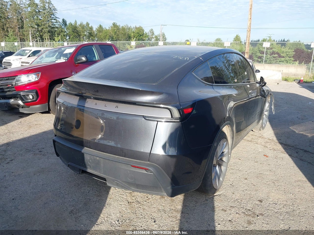 2026 TESLA MODEL Y PREMIUM REAR-WHEEL DRIVE/REAR-WHEEL DRIVE · 4/10