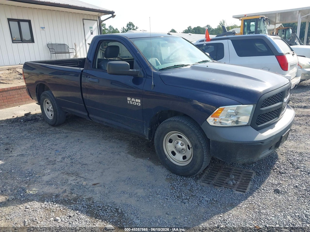 3C6JR6DG8JG****** · 2018 RAM 1500 TRADESMAN  4X2 8' BOX