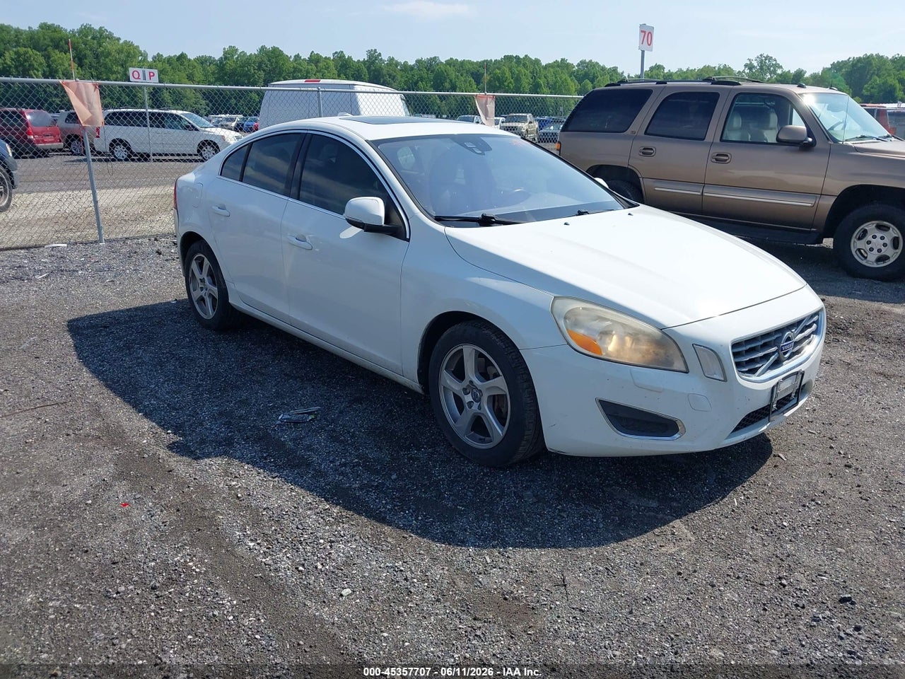 YV1612FSXD2****** · 2013 VOLVO S60 T5/T5 PLATINUM/T5 PREMIER/T5 PREMIER PLUS