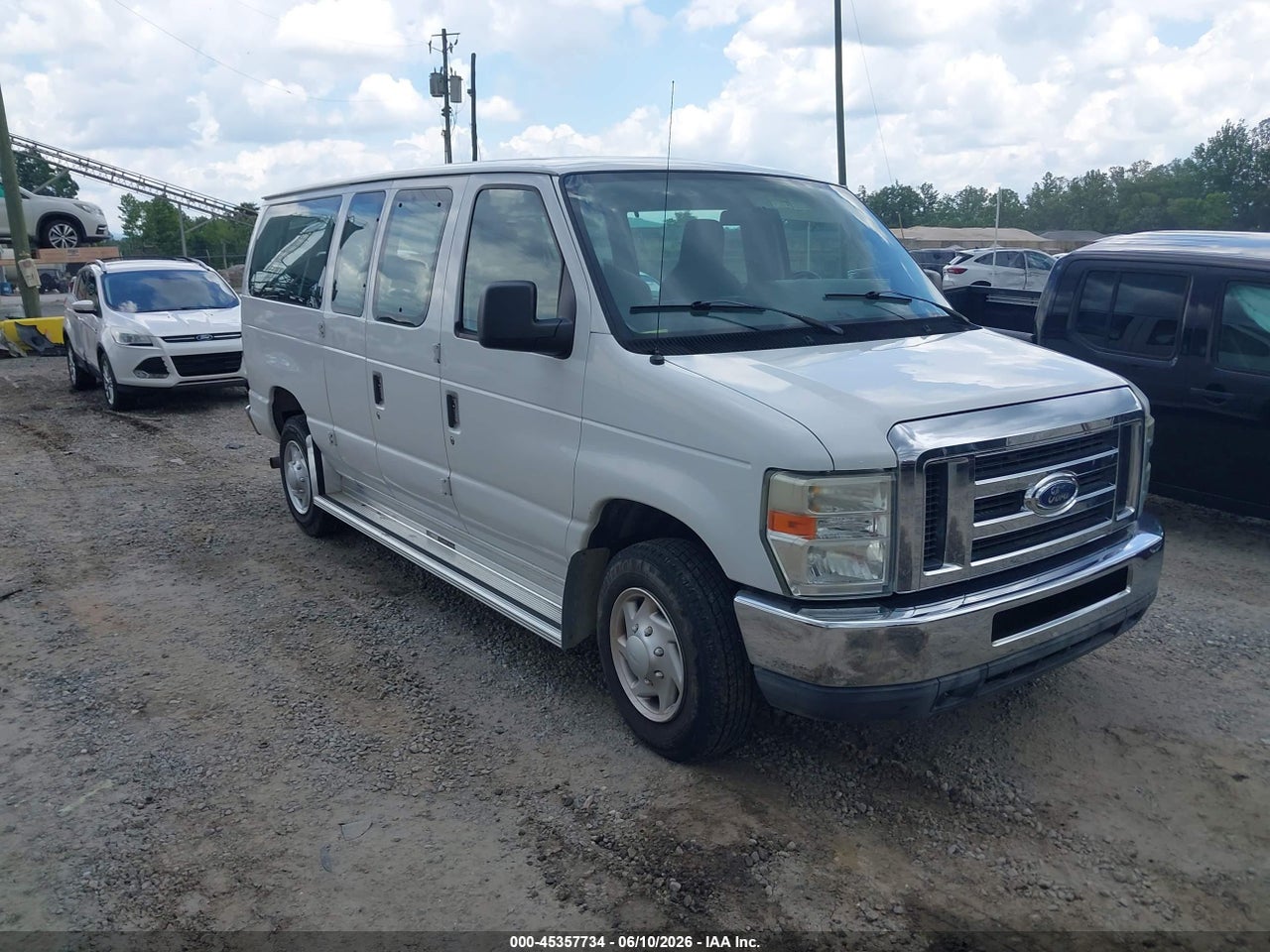 1FBNE3BL2BD****** · 2011 FORD E-350 SUPER DUTY XLT