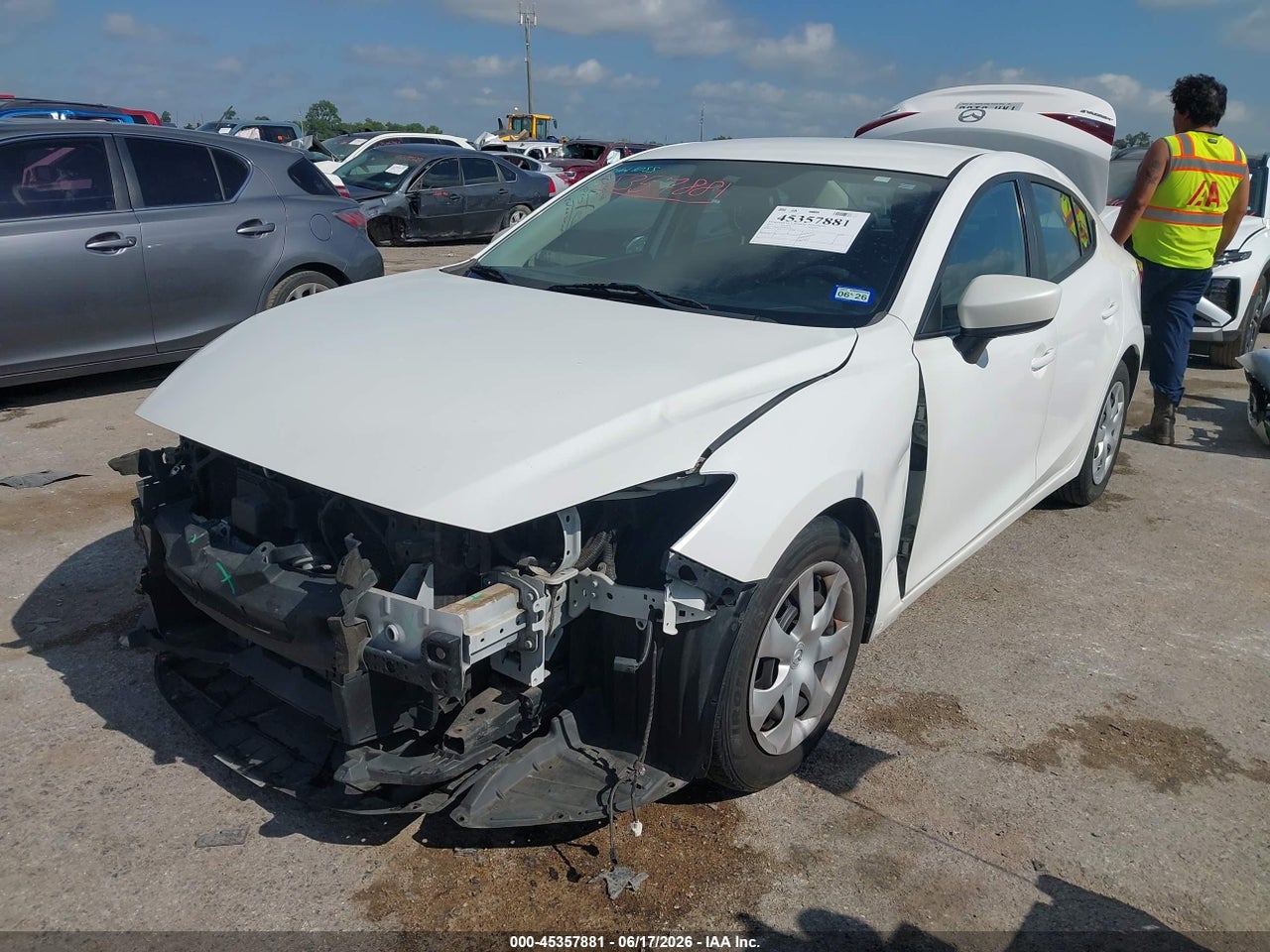 2014 MAZDA MAZDA3 I SPORT · 2/11