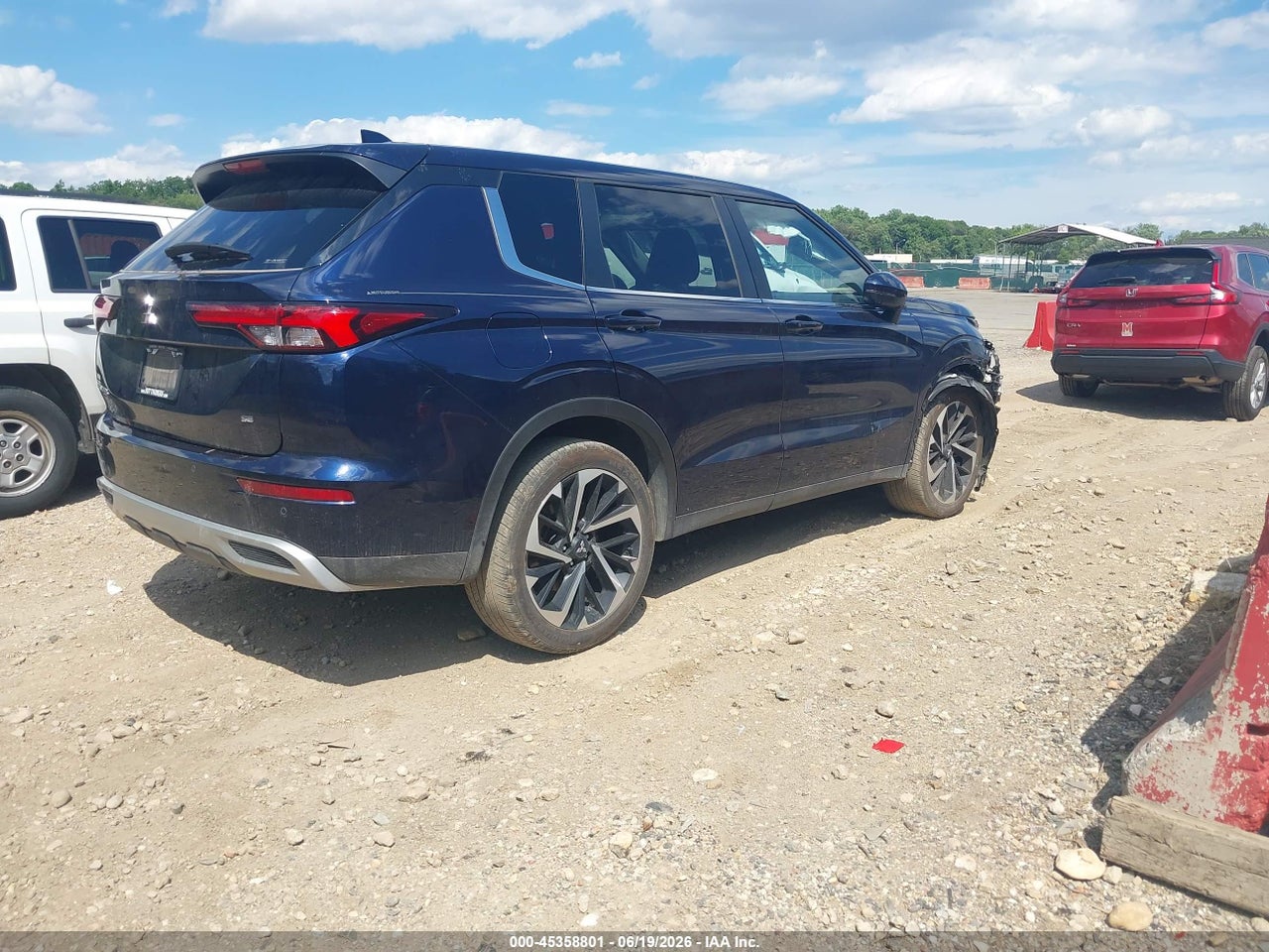 2024 MITSUBISHI OUTLANDER SE 2.5 S-AWC · 4/11