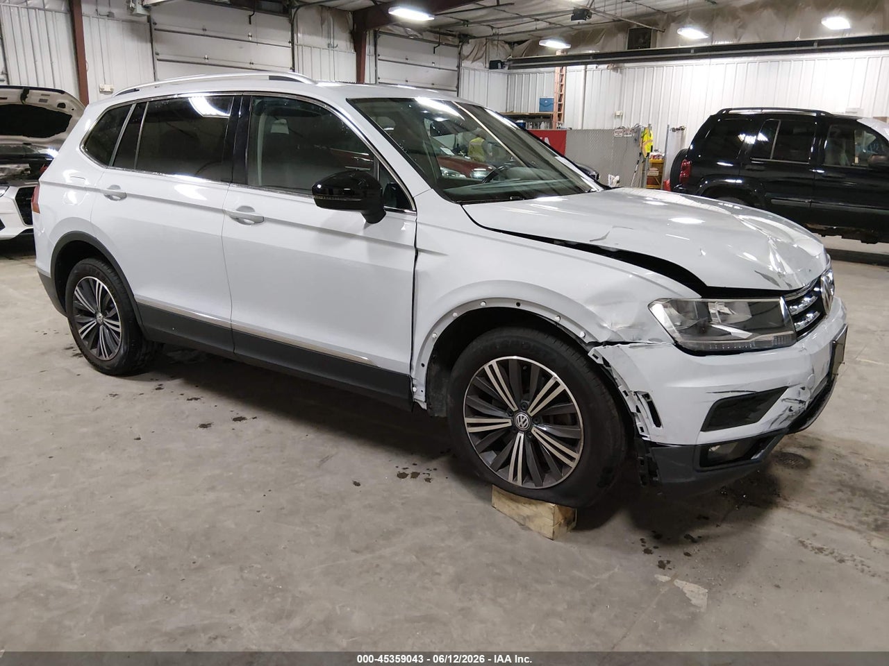 3VV3B7AX5JM****** · 2018 VOLKSWAGEN TIGUAN 2.0T SE/2.0T SEL