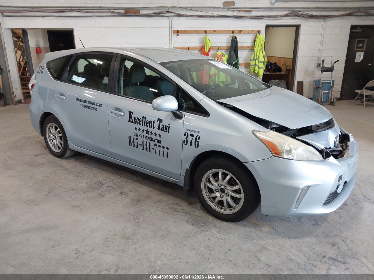 JTDZN3EU8D3****** · 2013 TOYOTA PRIUS V THREE