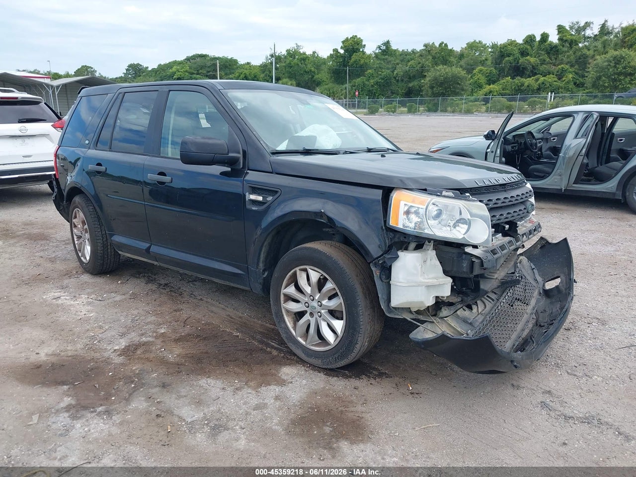 SALFR2BN6BH****** · 2011 LAND ROVER LR2