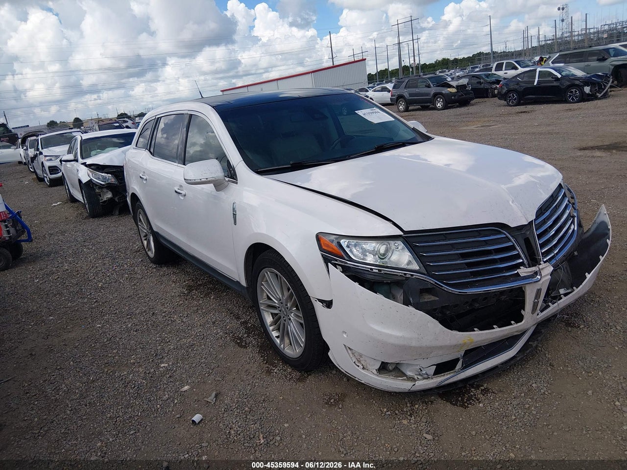 2LMHJ5AT7JB****** · 2018 LINCOLN MKT RESERVE