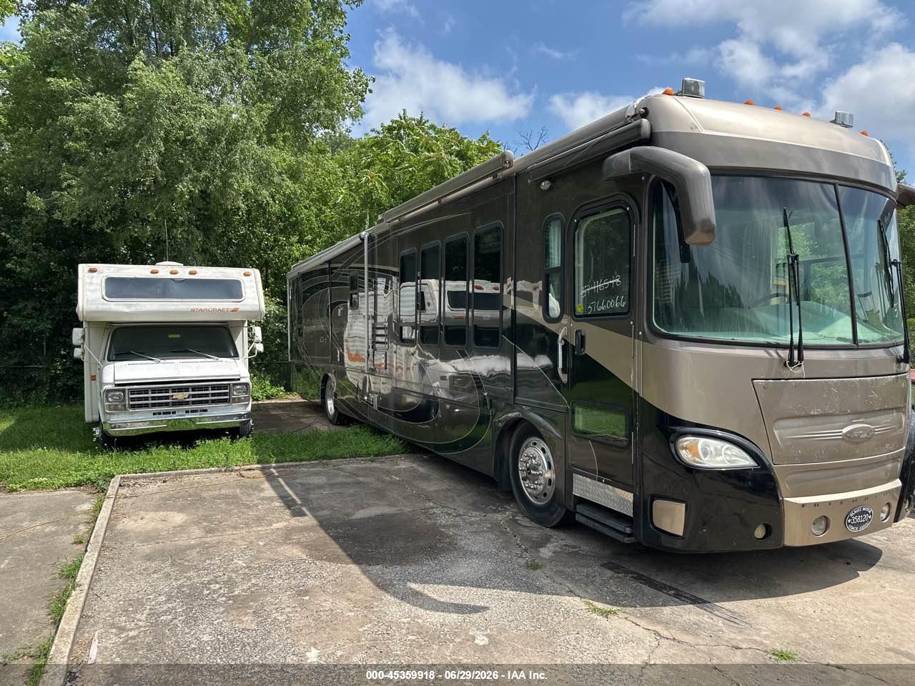 4UZAAHCY55C****** · 2005 FREIGHTLINER CHASSIS X LINE MOTOR HOME