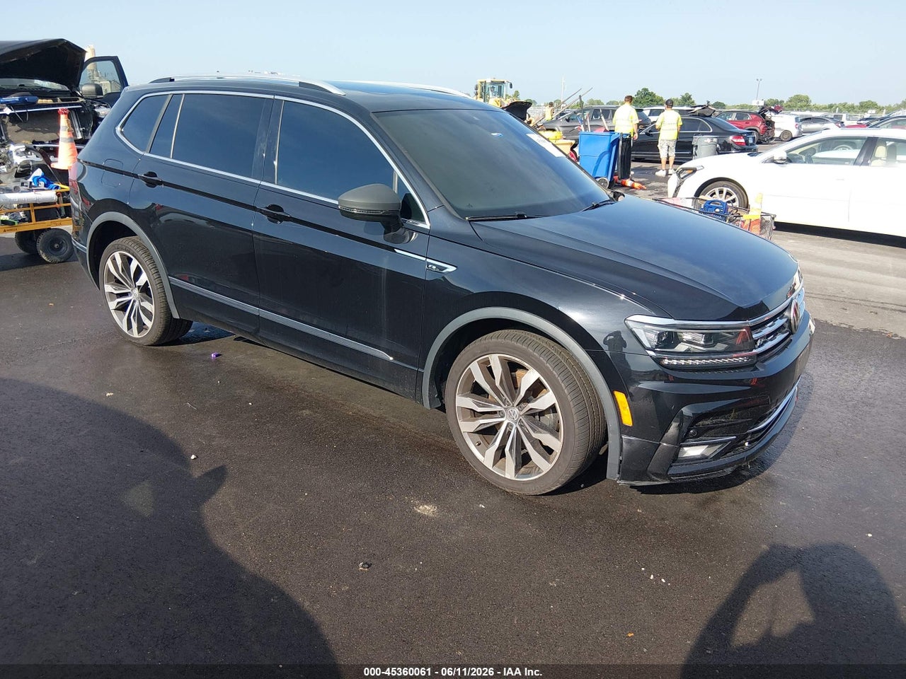 3VV4B7AX7JM****** · 2018 VOLKSWAGEN TIGUAN 2.0T SEL PREMIUM