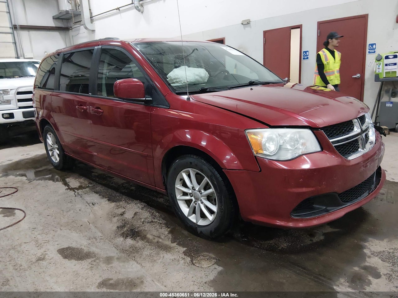 2C4RDGCG9ER****** · 2014 DODGE GRAND CARAVAN SXT