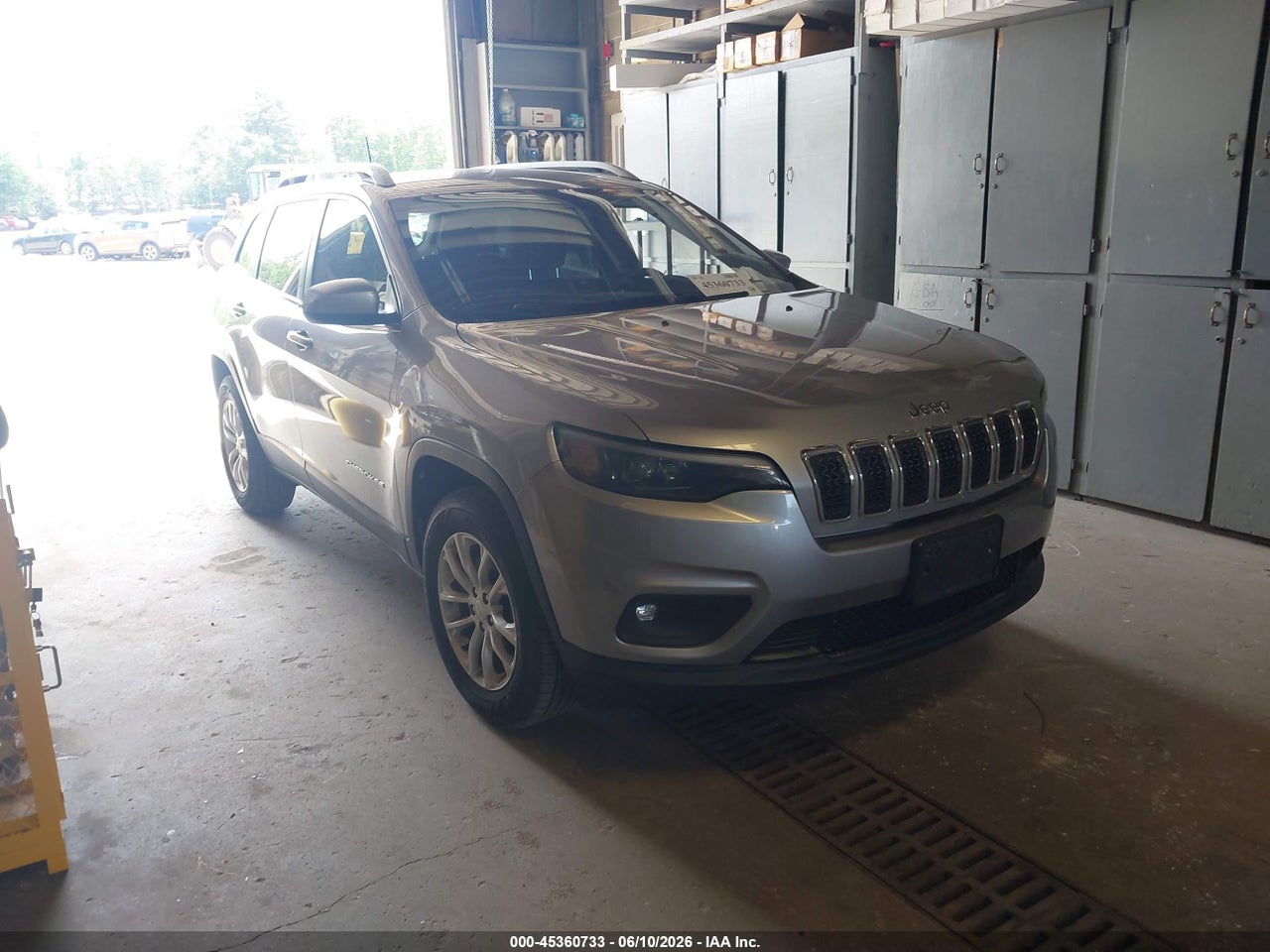 1C4PJMCX9KD****** · 2019 JEEP CHEROKEE LATITUDE 4X4
