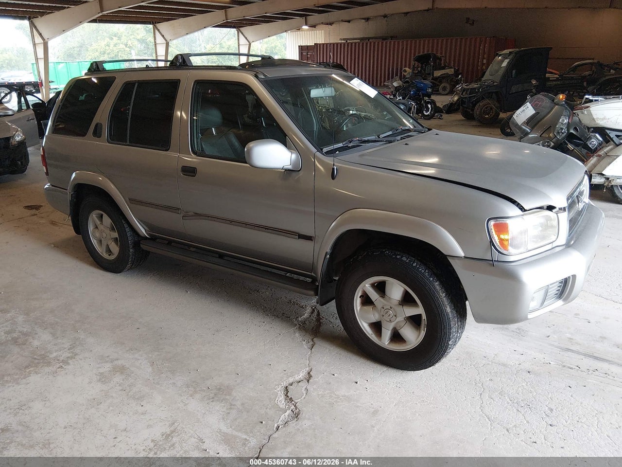 JN8DR07Y11W****** · 2001 NISSAN PATHFINDER LE