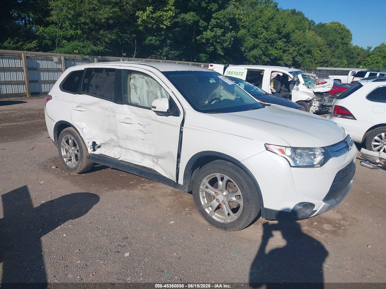 JA4AD3A31FZ****** · 2015 MITSUBISHI OUTLANDER SE