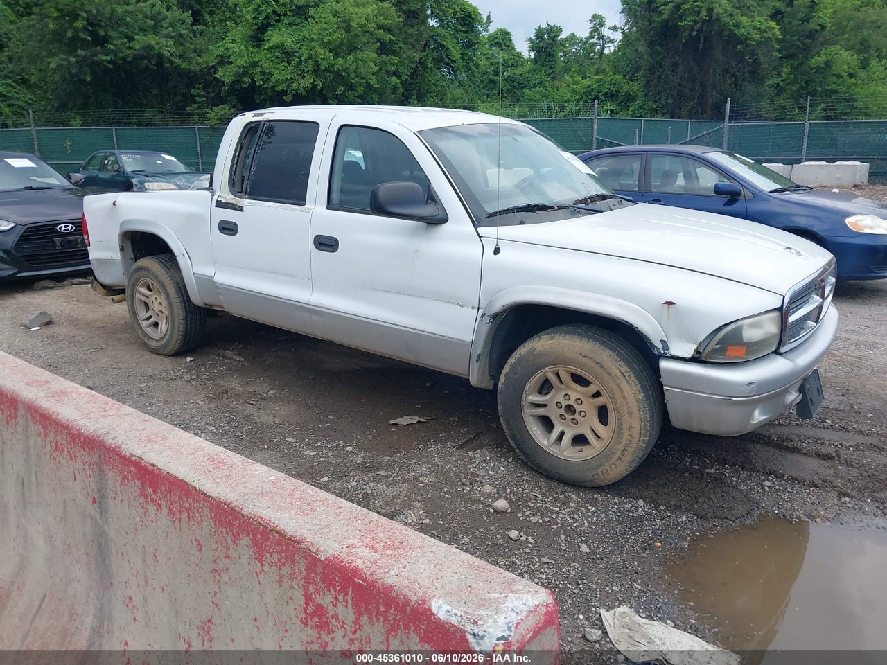 1D7HL48NX4S****** · 2004 DODGE DAKOTA SLT