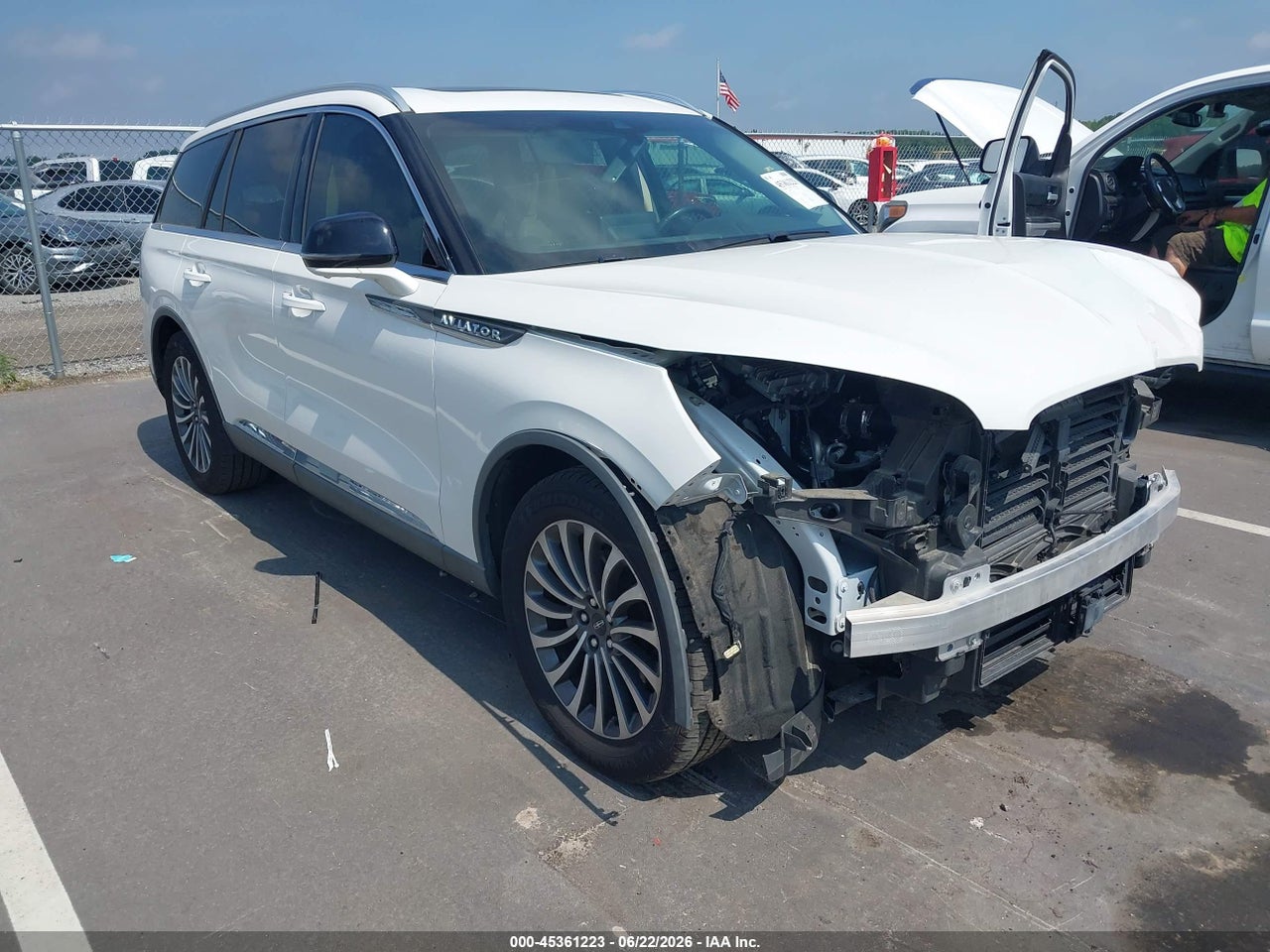 5LM5J7WC1LG****** · 2020 LINCOLN AVIATOR RESERVE