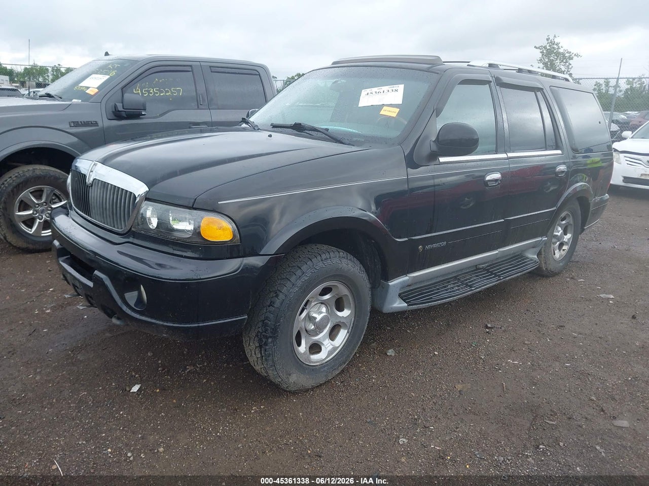 2001 LINCOLN NAVIGATOR   · 2/11