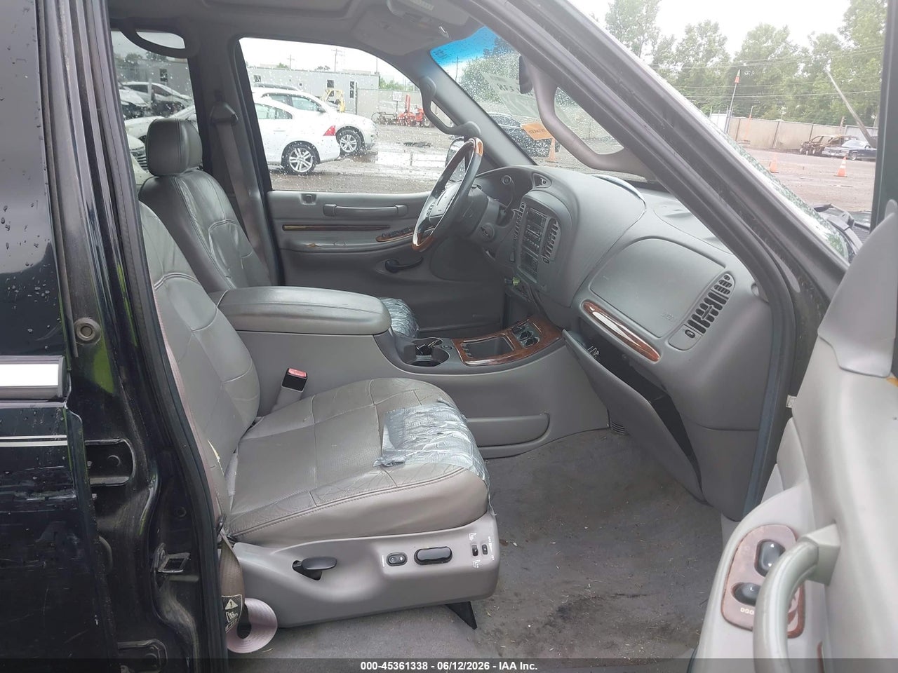 2001 LINCOLN NAVIGATOR   · 5/11