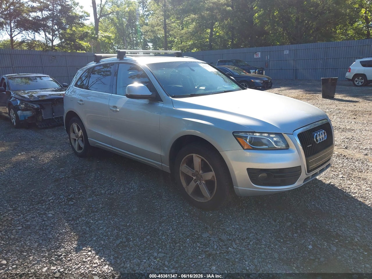 WA1LKAFP2AA****** · 2010 AUDI Q5 3.2 PREMIUM