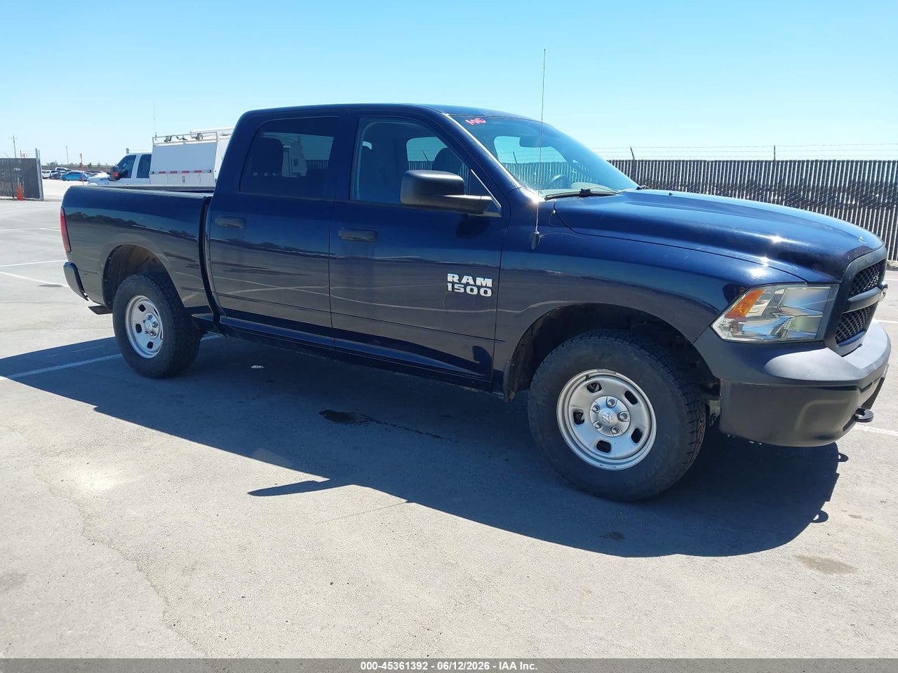 1C6RR7KG8HS****** · 2017 RAM 1500 TRADESMAN  4X4 5'7 BOX