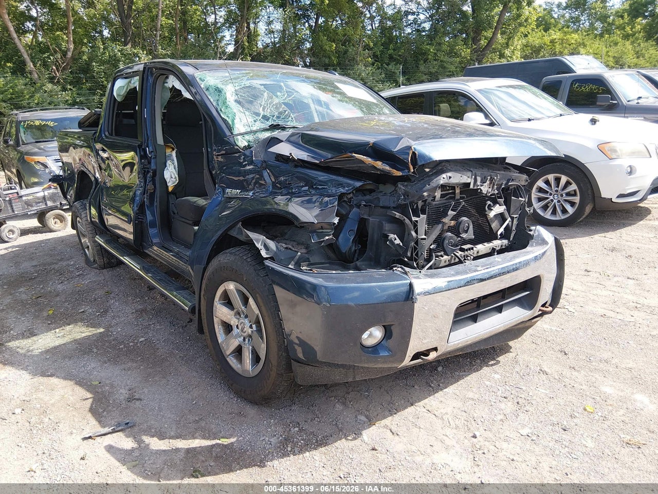 1N6AA0EC2FN****** · 2015 NISSAN TITAN SV