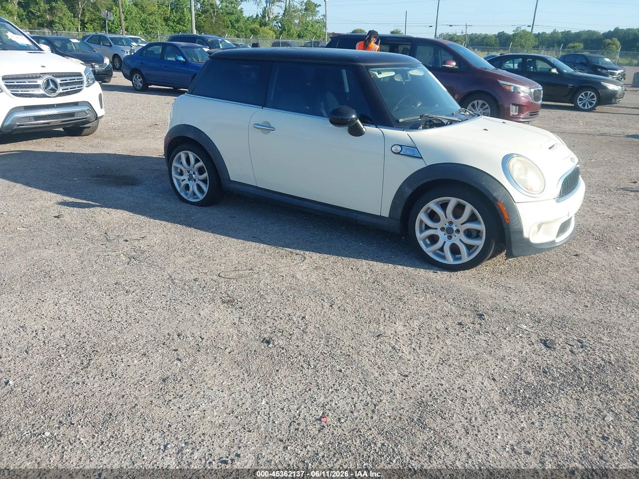 WMWMF7C59AT****** · 2010 MINI COOPER S