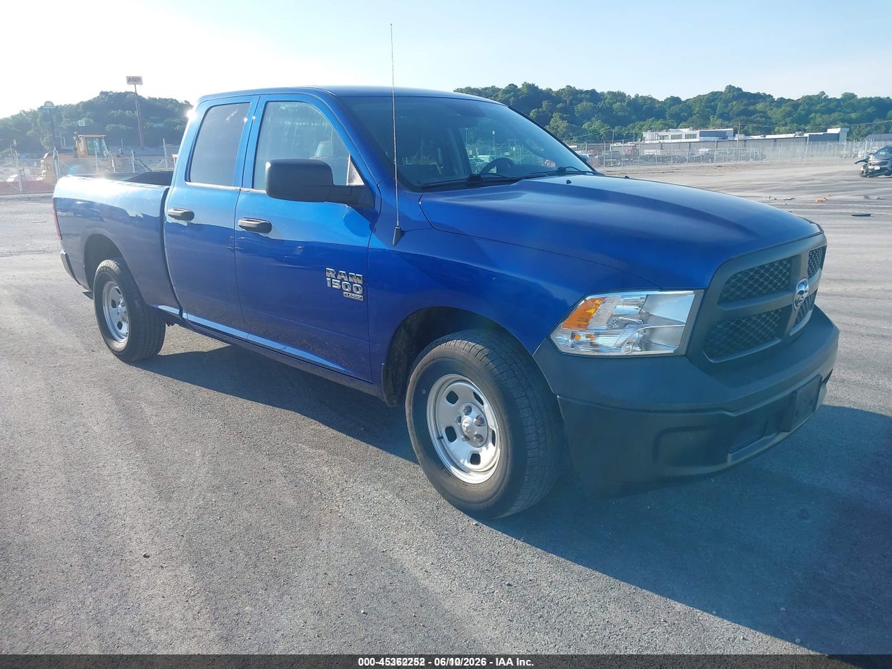 1C6RR6FG6KS****** · 2019 RAM 1500 CLASSIC TRADESMAN  4X2 6'4 BOX