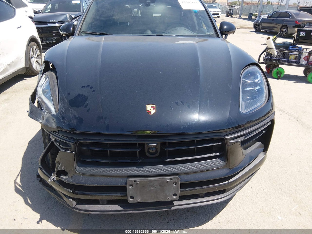 2024 PORSCHE MACAN T · 6/10