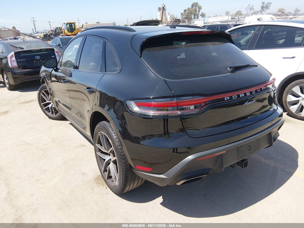 2024 PORSCHE MACAN T · 3/10